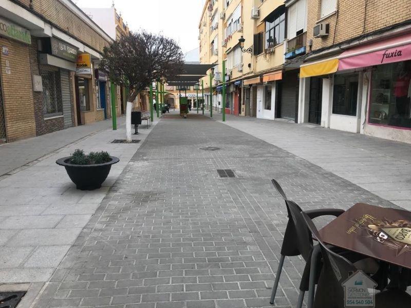 Venta de local comercial en Castilleja de la Cuesta