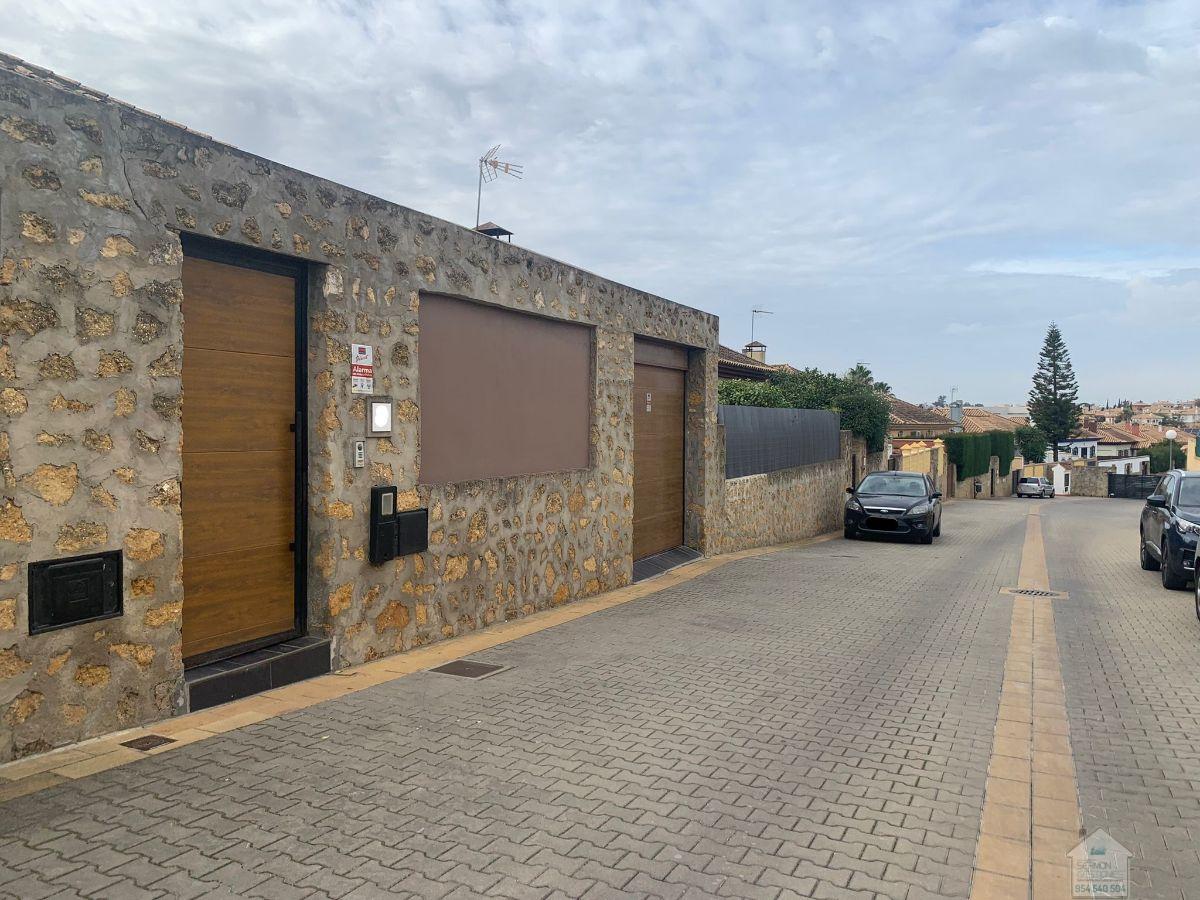 For rent of chalet in Sevilla