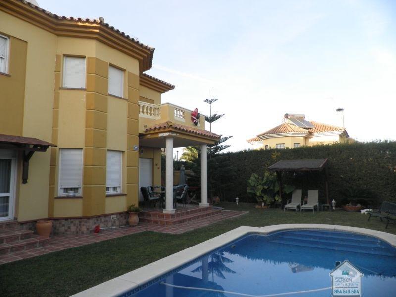 For sale of chalet in Dos Hermanas