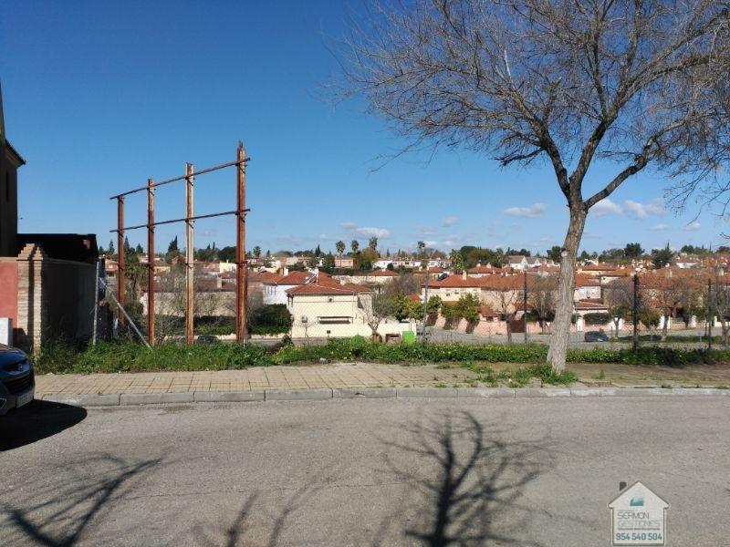 For sale of land in Gelves