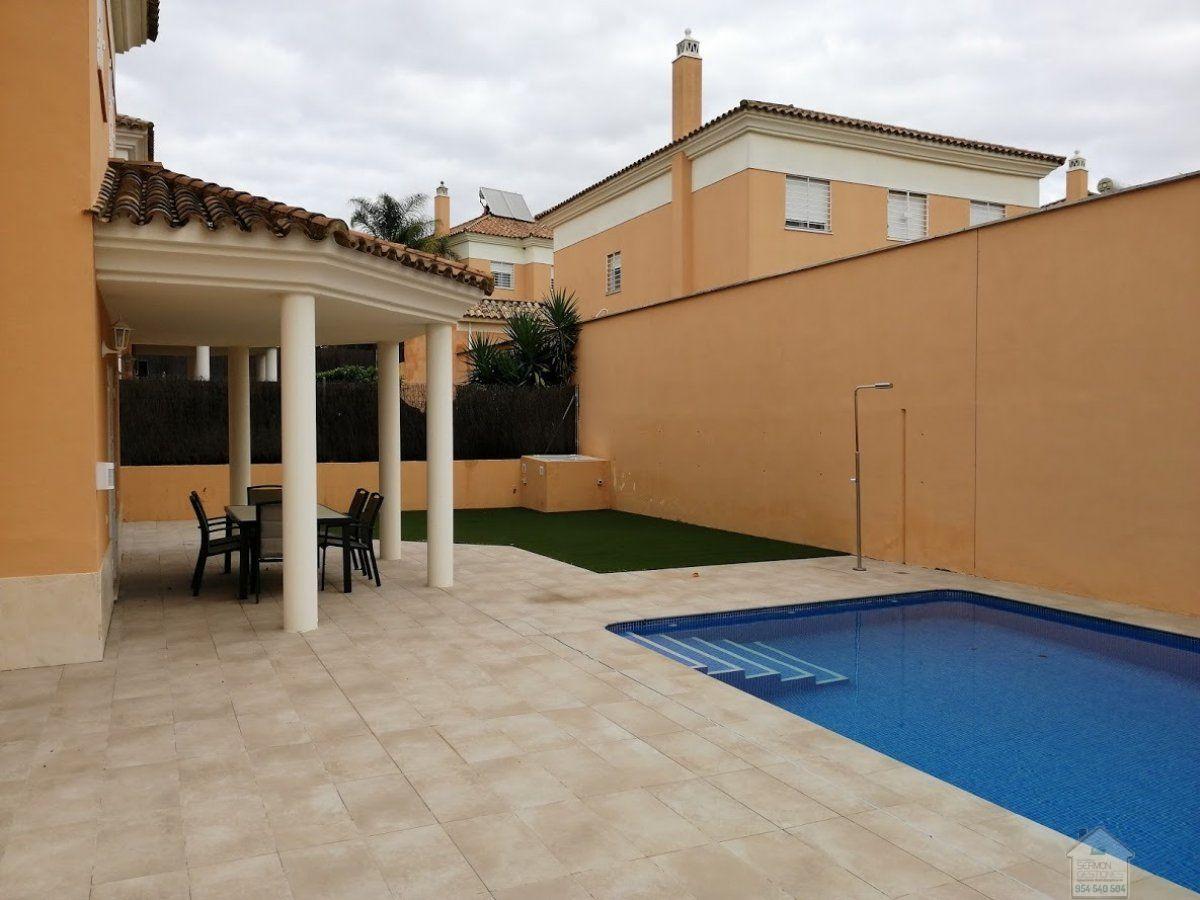 For rent of chalet in Dos Hermanas