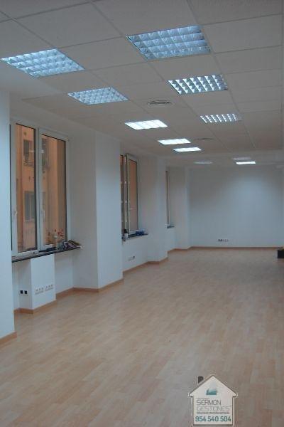 For rent of office in Sevilla