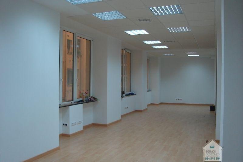 For rent of office in Sevilla