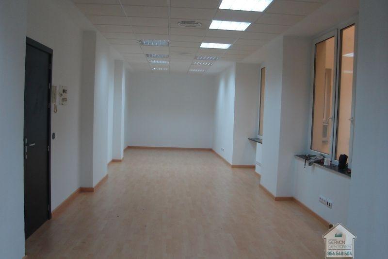 For rent of office in Sevilla