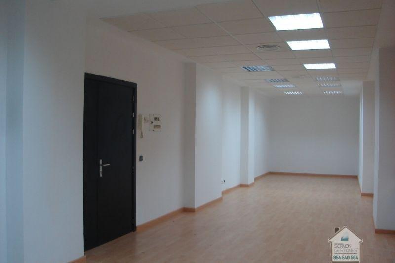 For rent of office in Sevilla