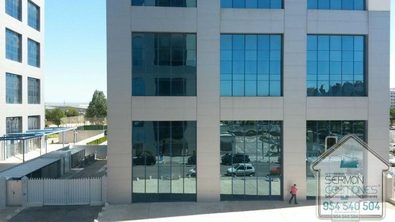 For sale of office in Sevilla