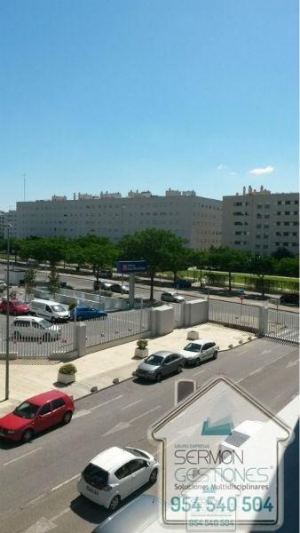 For sale of office in Sevilla