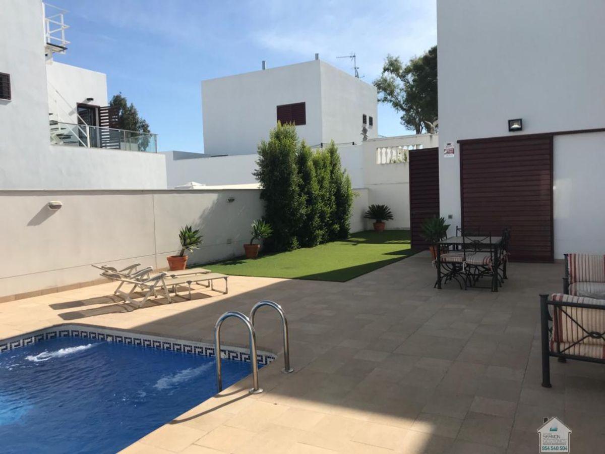 For rent of chalet in Dos Hermanas