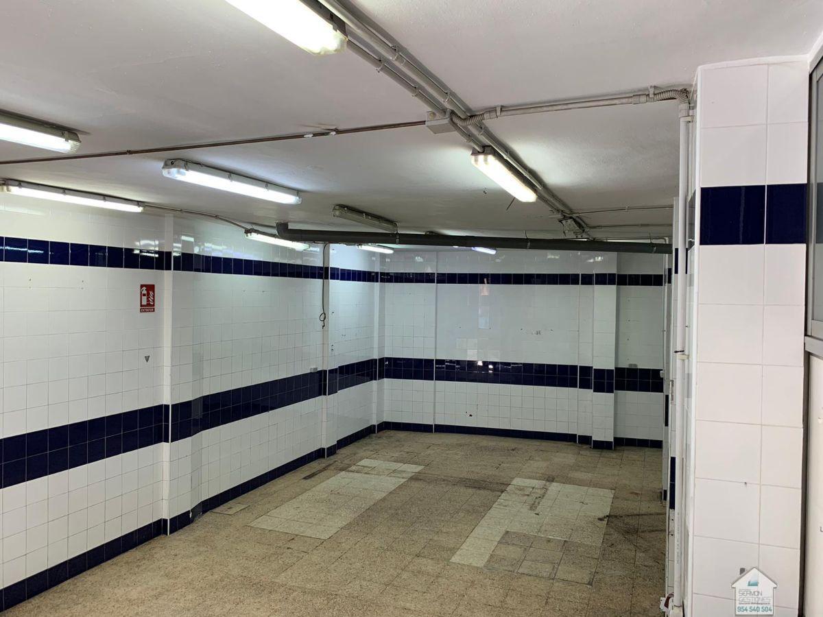 For sale of commercial in Sevilla