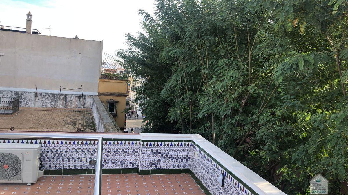 For sale of penthouse in Sevilla