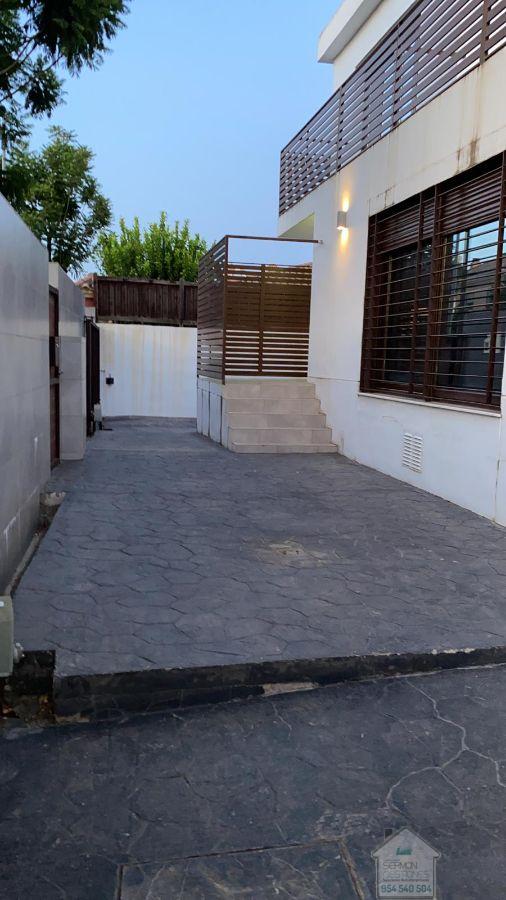 For rent of chalet in Dos Hermanas