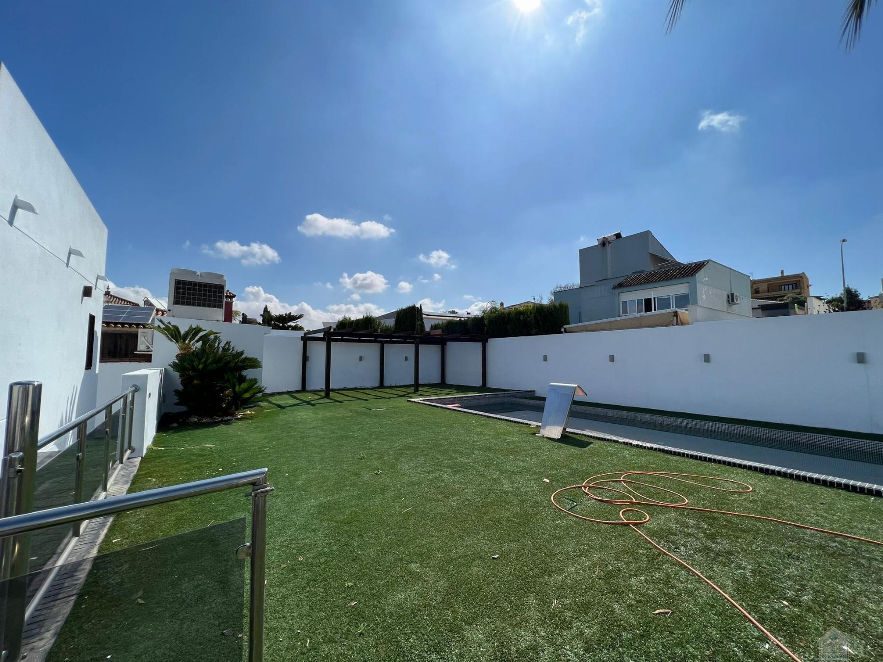 For rent of chalet in Dos Hermanas