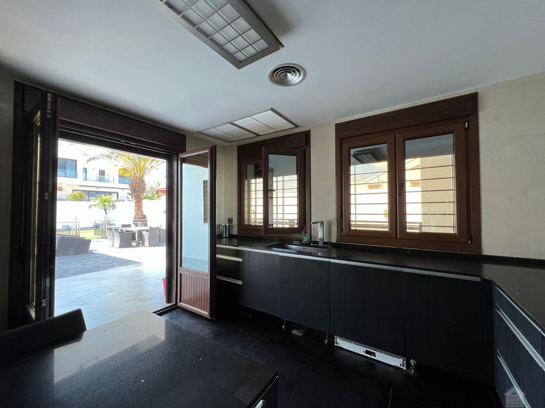 For rent of chalet in Dos Hermanas