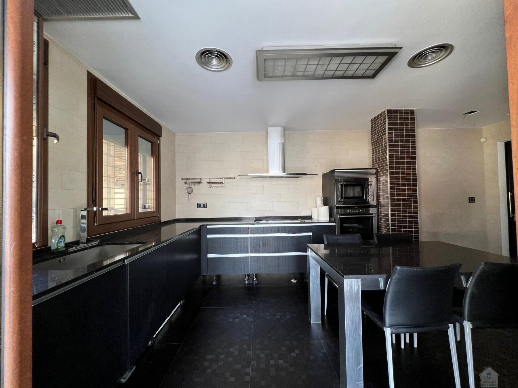 For rent of chalet in Dos Hermanas