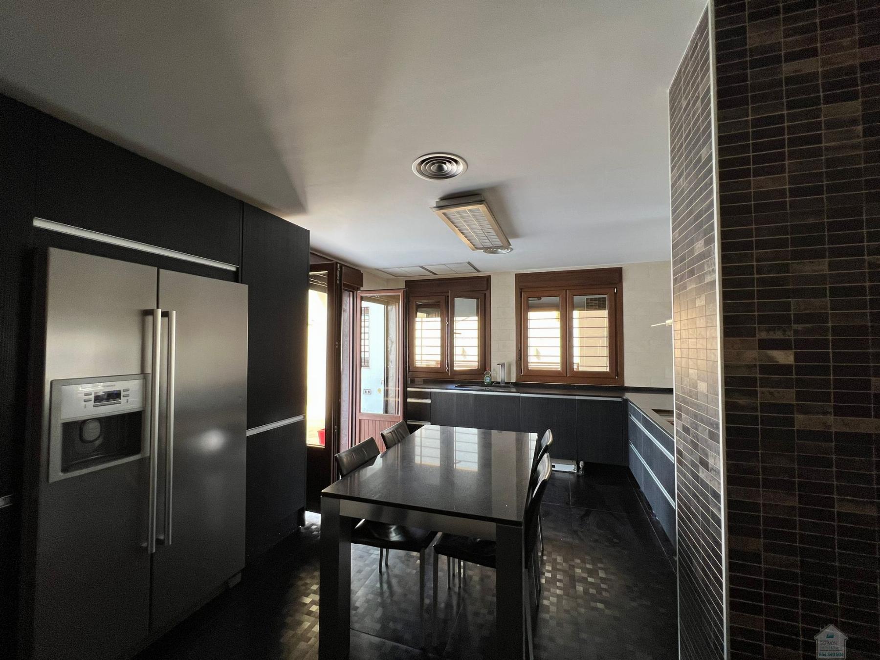For rent of chalet in Dos Hermanas
