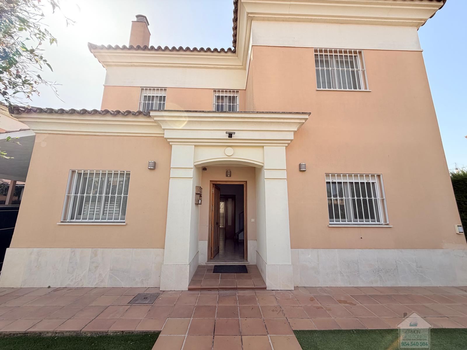 Venta de chalet en Dos Hermanas