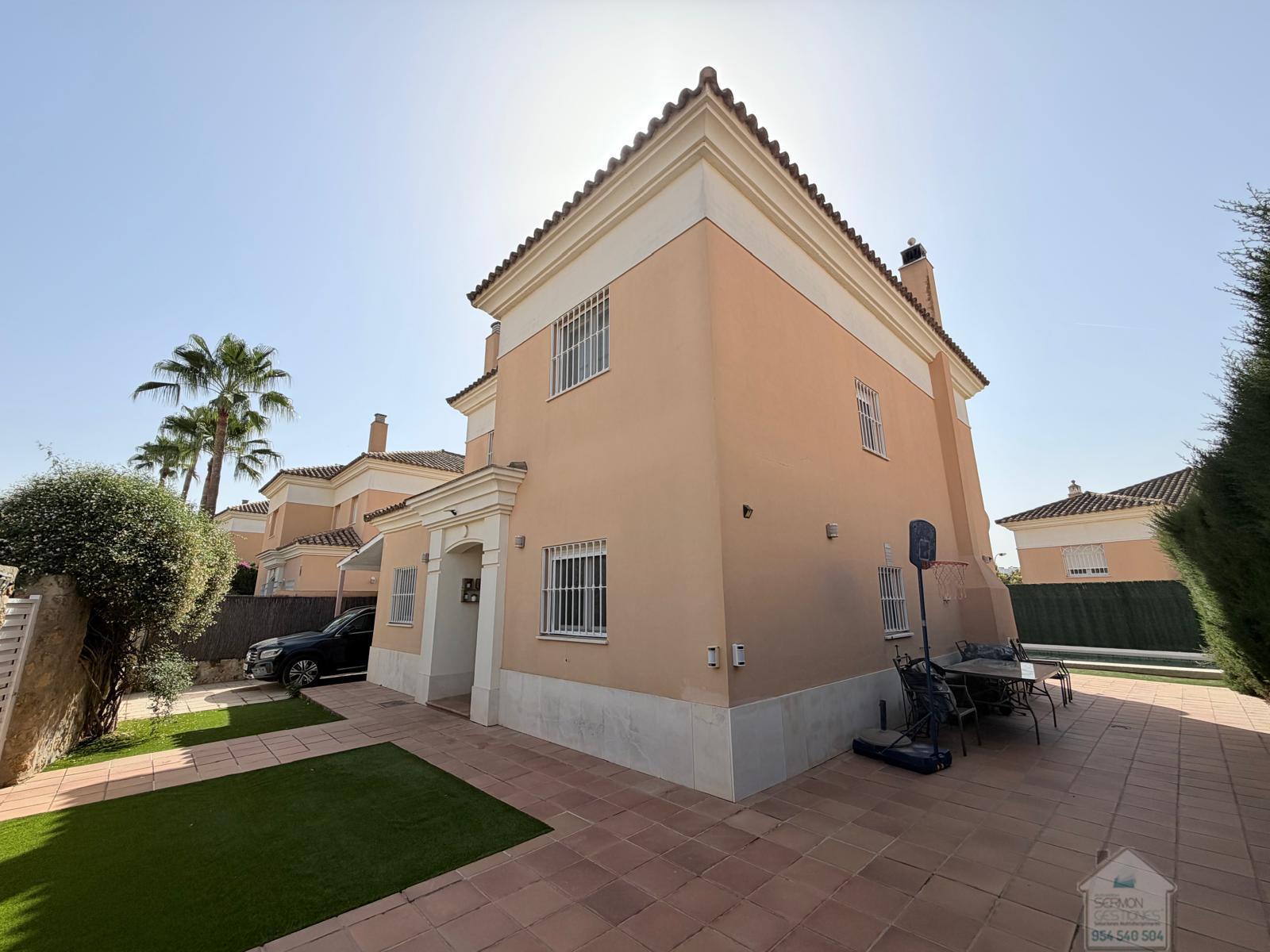 Venta de chalet en Dos Hermanas
