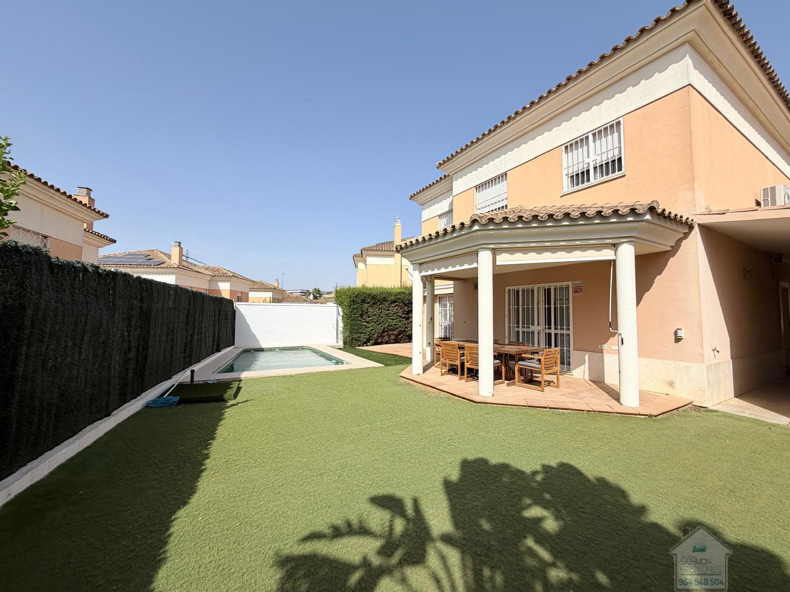 Venta de chalet en Dos Hermanas