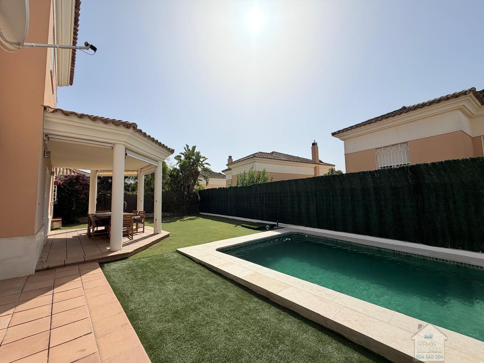 Venta de chalet en Dos Hermanas