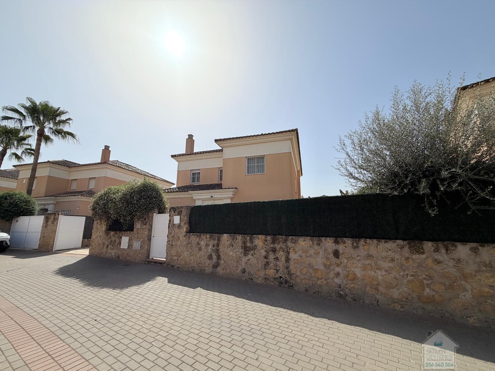 Venta de chalet en Dos Hermanas