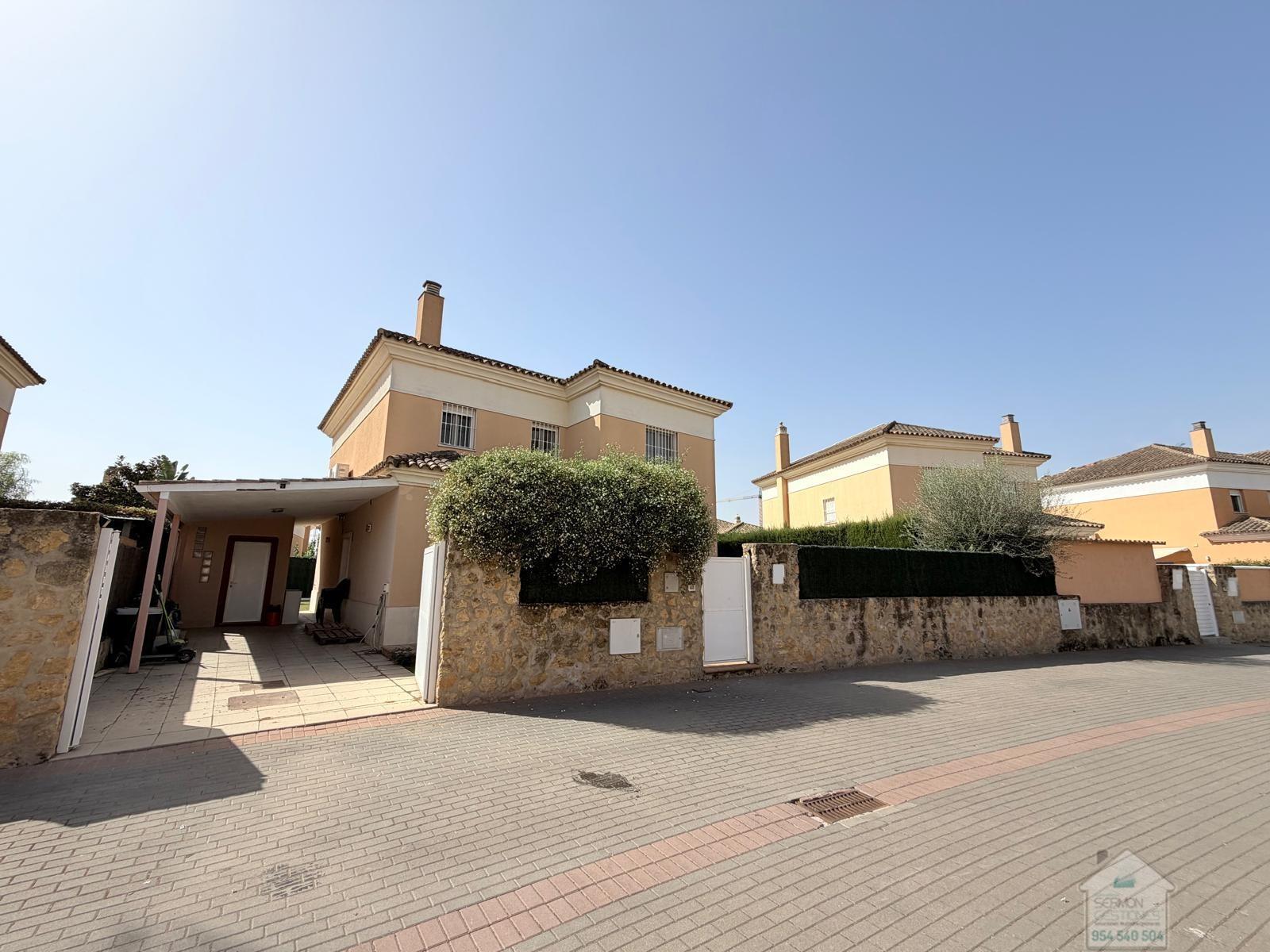 Venta de chalet en Dos Hermanas