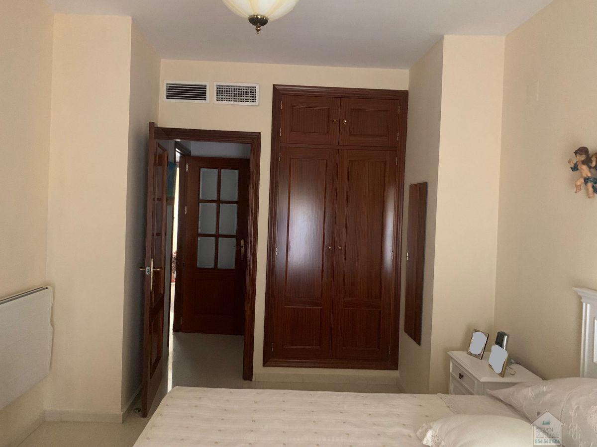 For sale of flat in Alcalá de Guadaíra