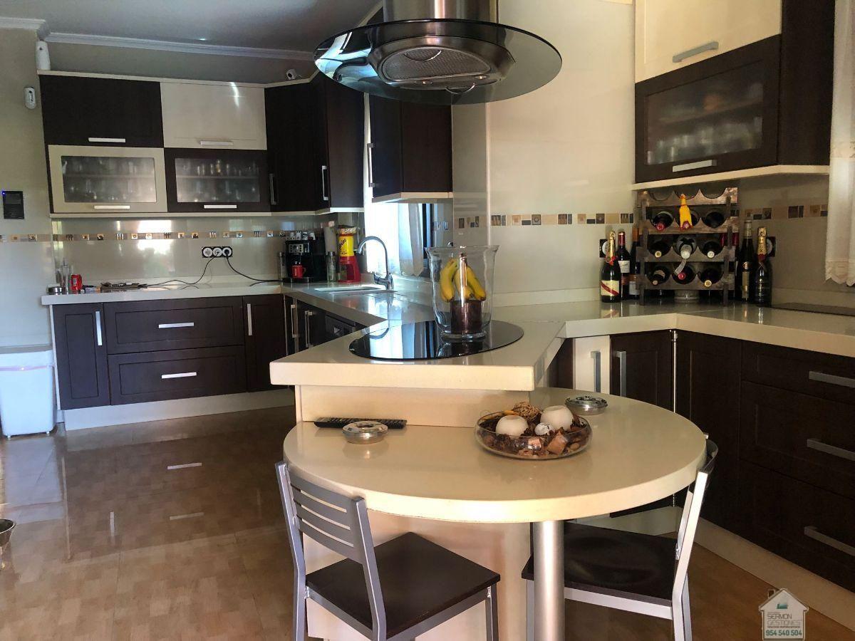 For sale of chalet in Dos Hermanas