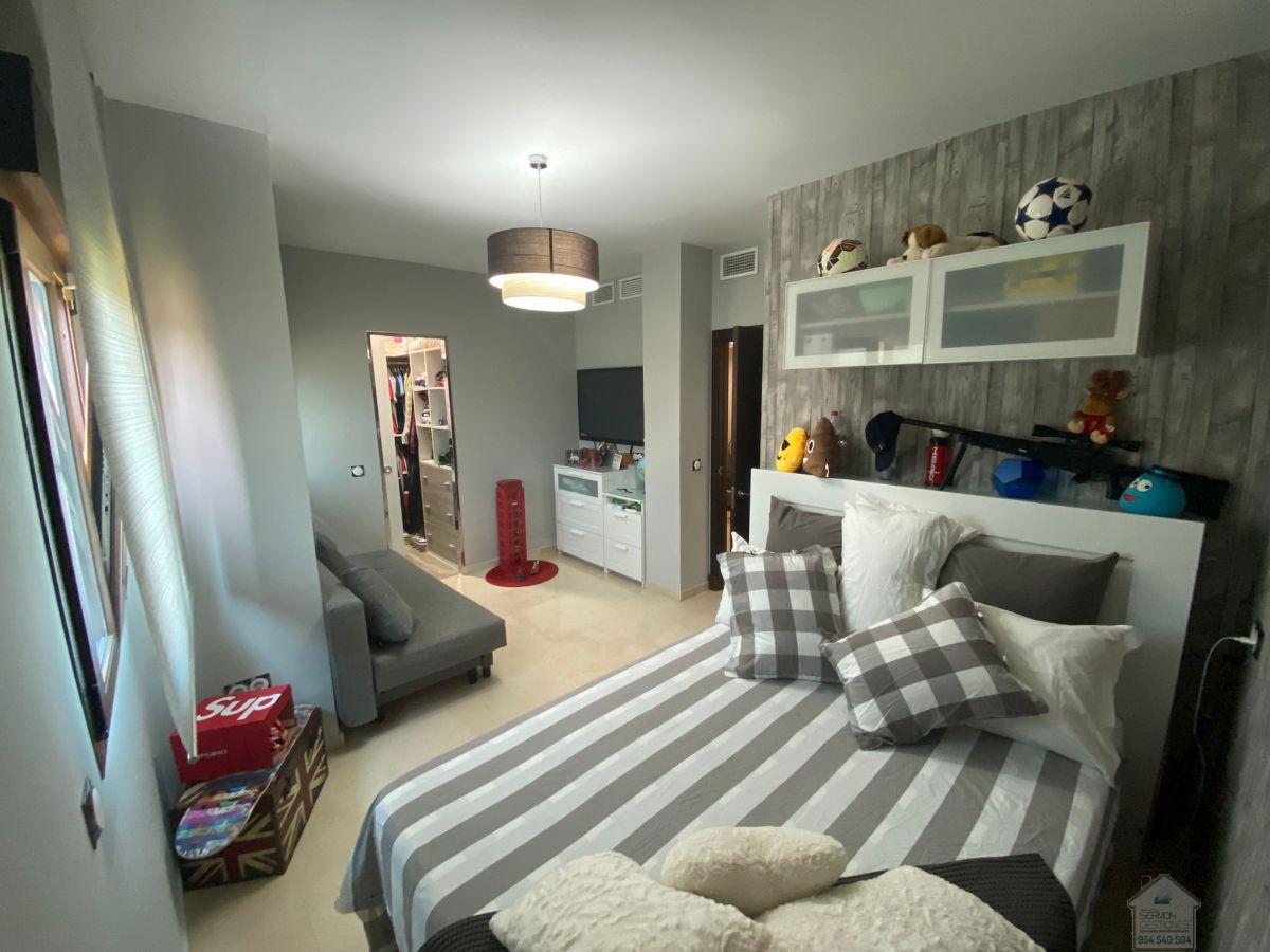 For sale of chalet in Dos Hermanas