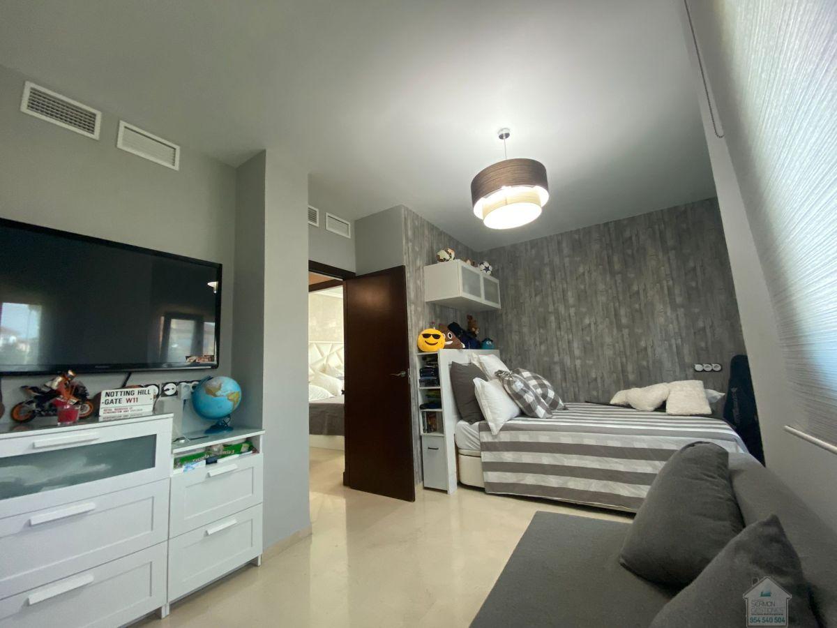 For sale of chalet in Dos Hermanas
