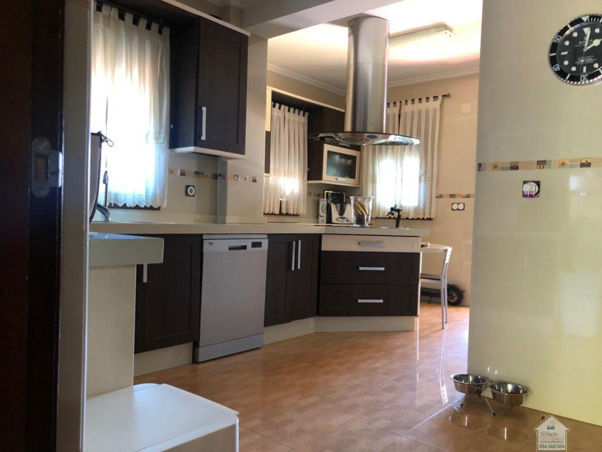 For sale of chalet in Dos Hermanas