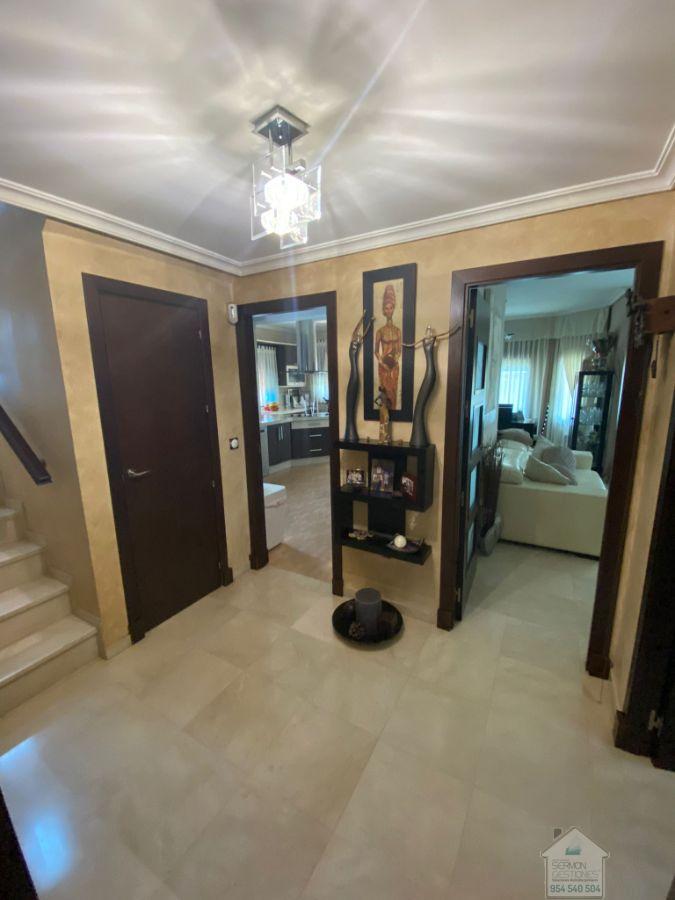 For sale of chalet in Dos Hermanas