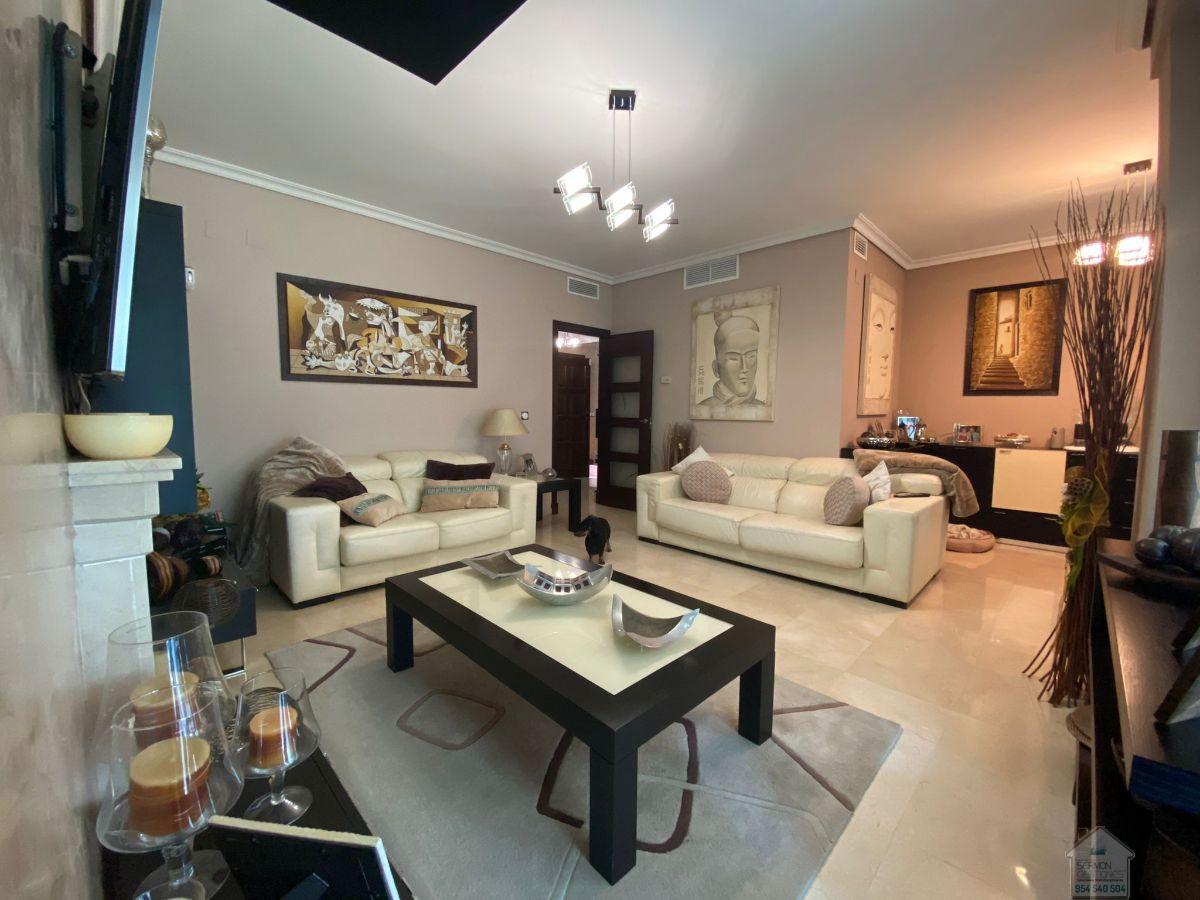 For sale of chalet in Dos Hermanas