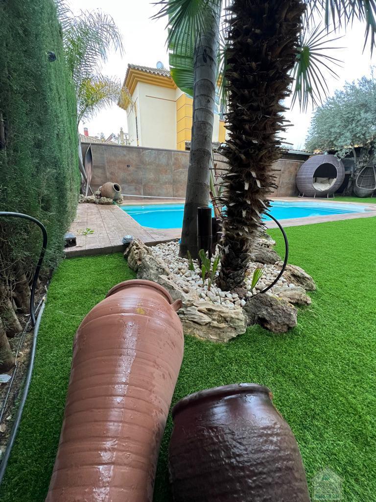 For sale of chalet in Dos Hermanas