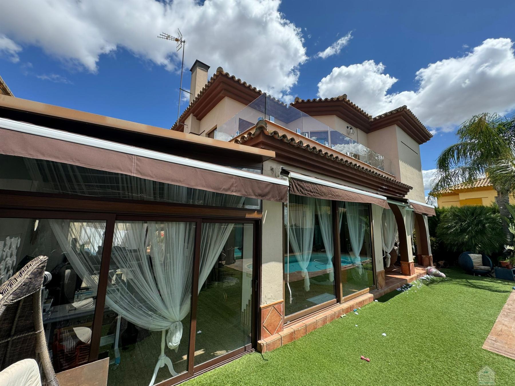 For sale of chalet in Dos Hermanas