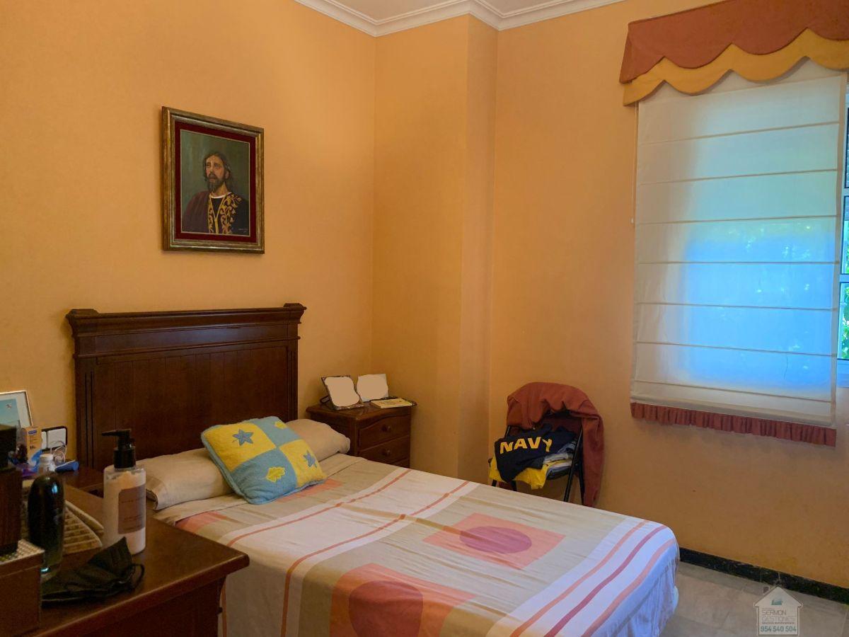 For sale of chalet in Dos Hermanas