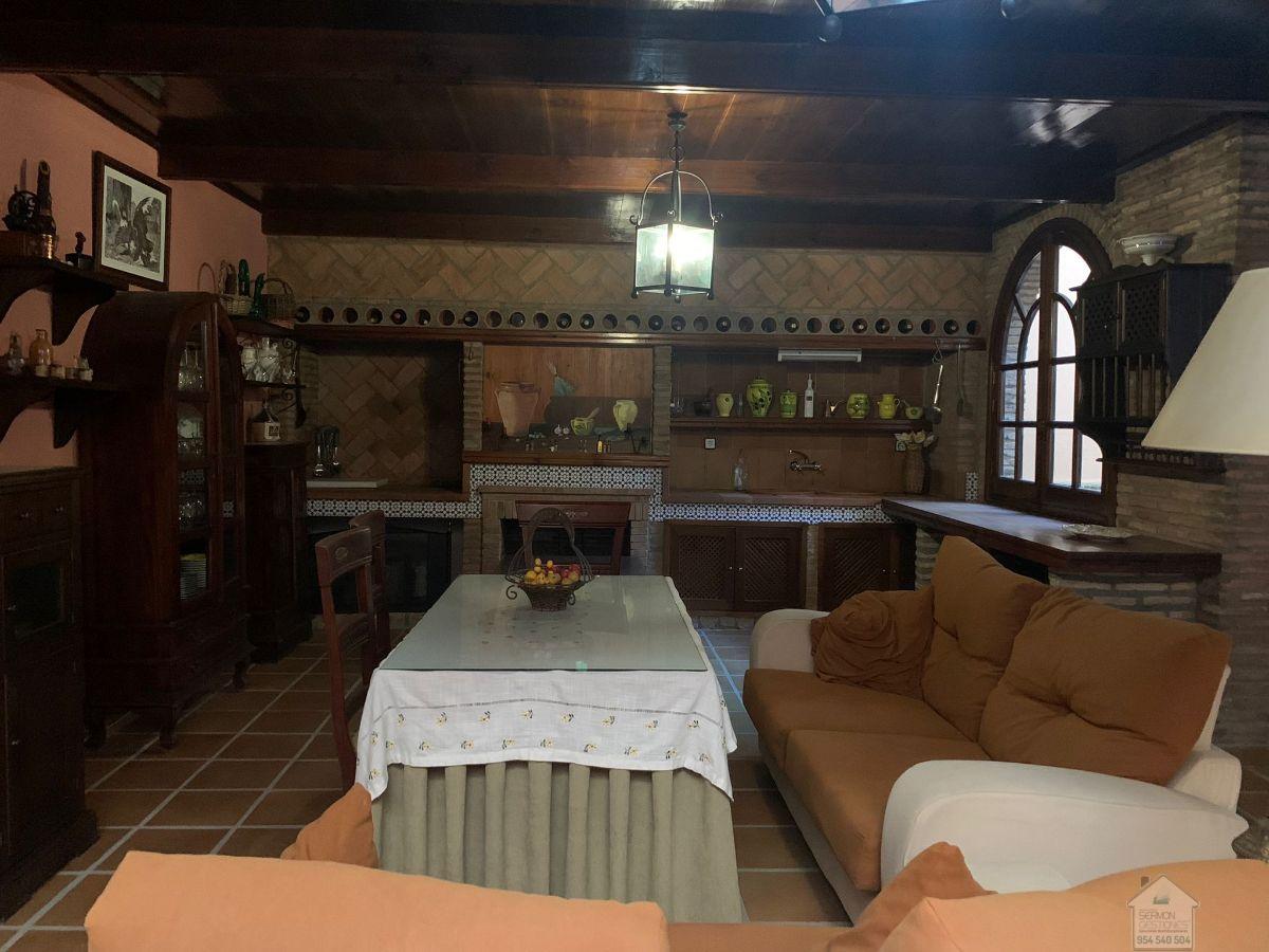 For sale of chalet in Dos Hermanas