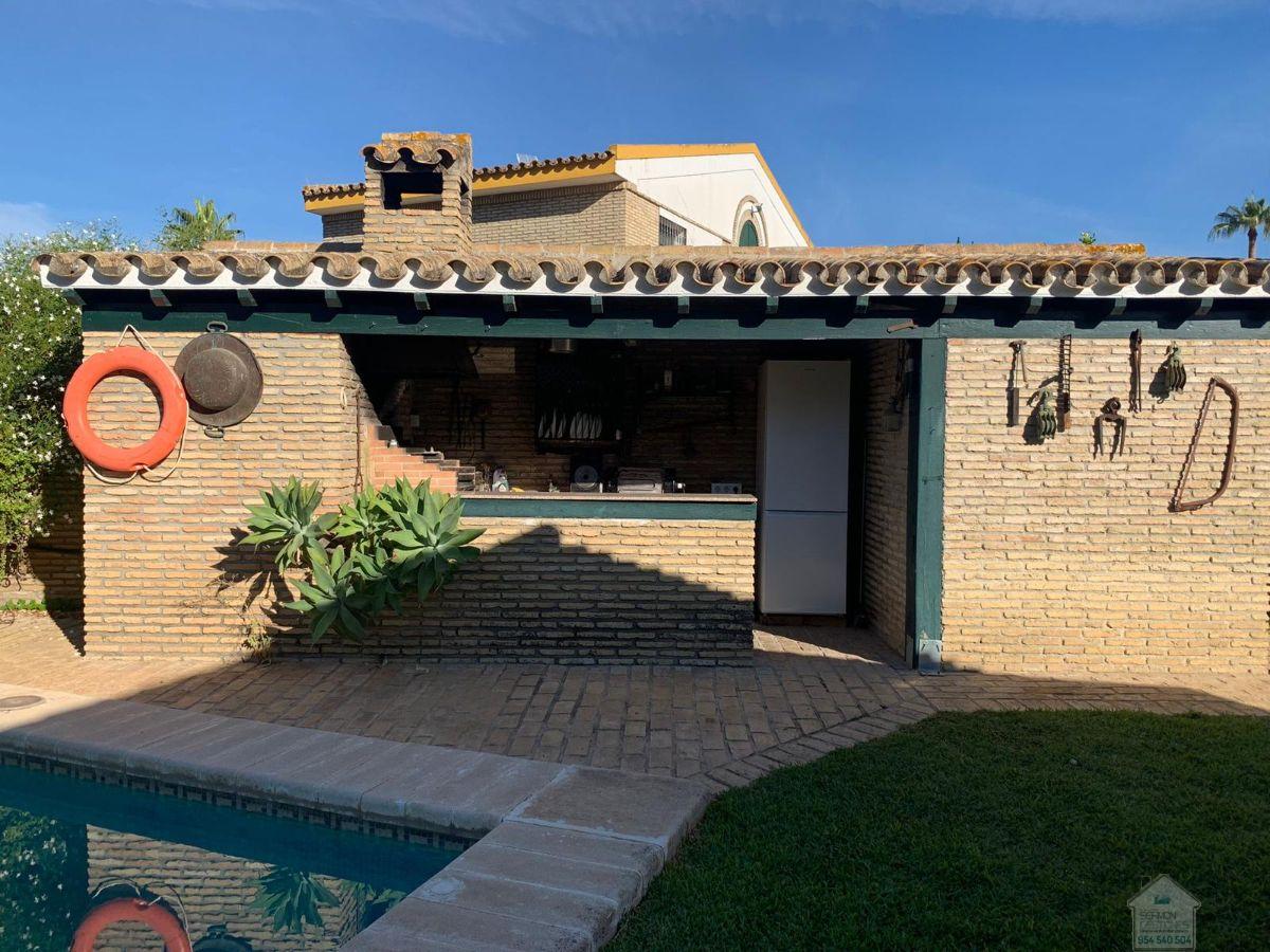 For sale of chalet in Dos Hermanas