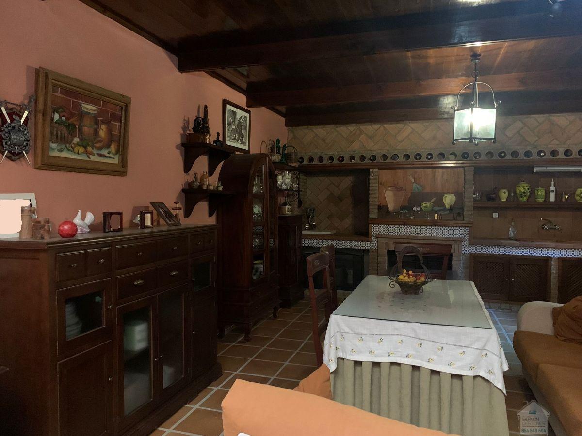 For sale of chalet in Dos Hermanas