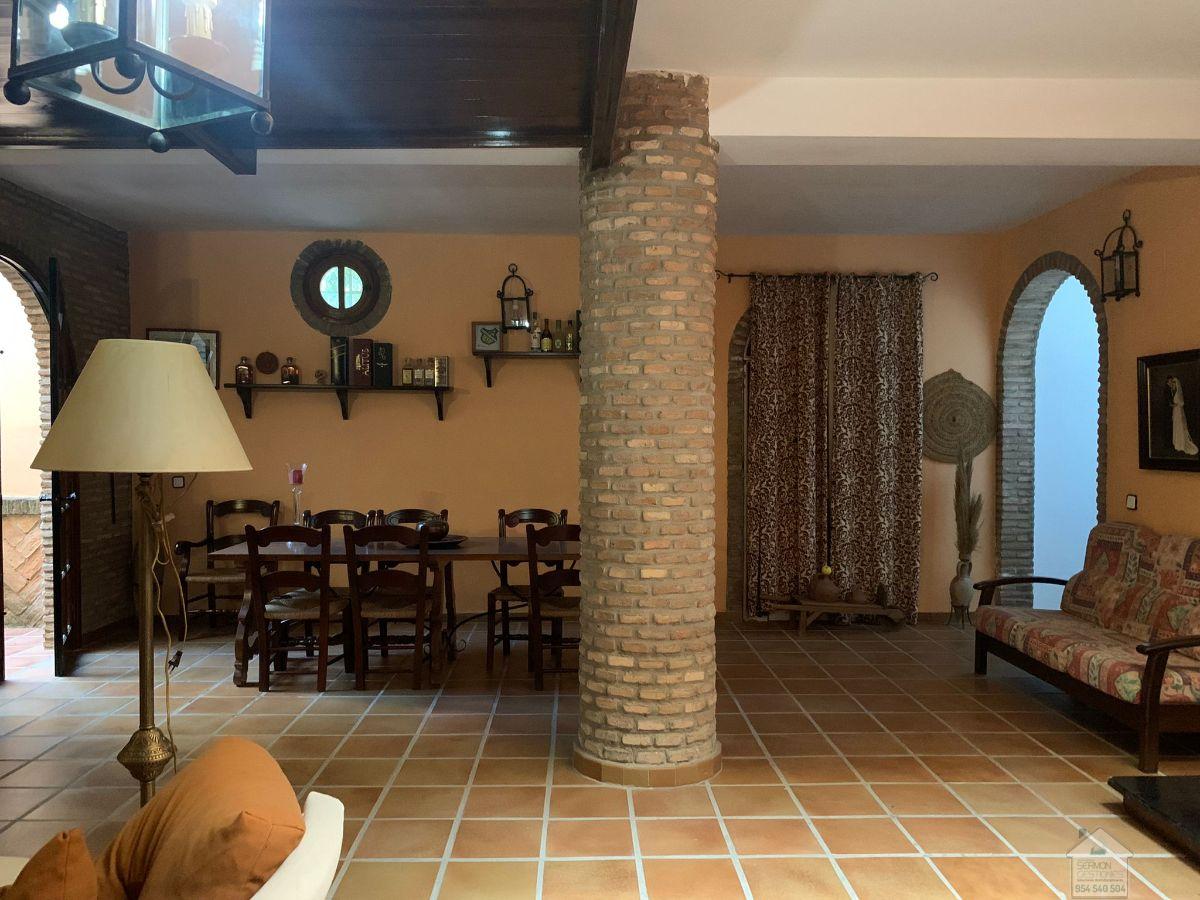 For sale of chalet in Dos Hermanas