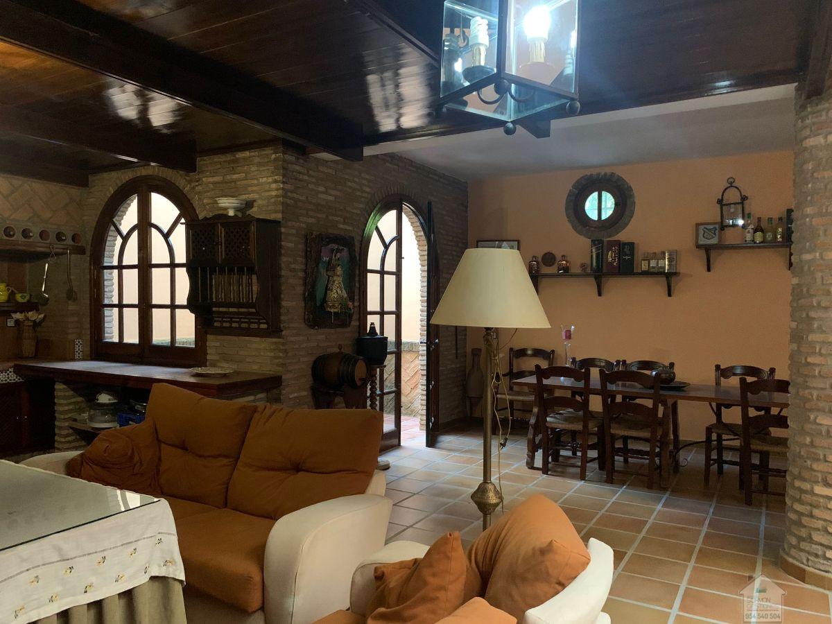 For sale of chalet in Dos Hermanas