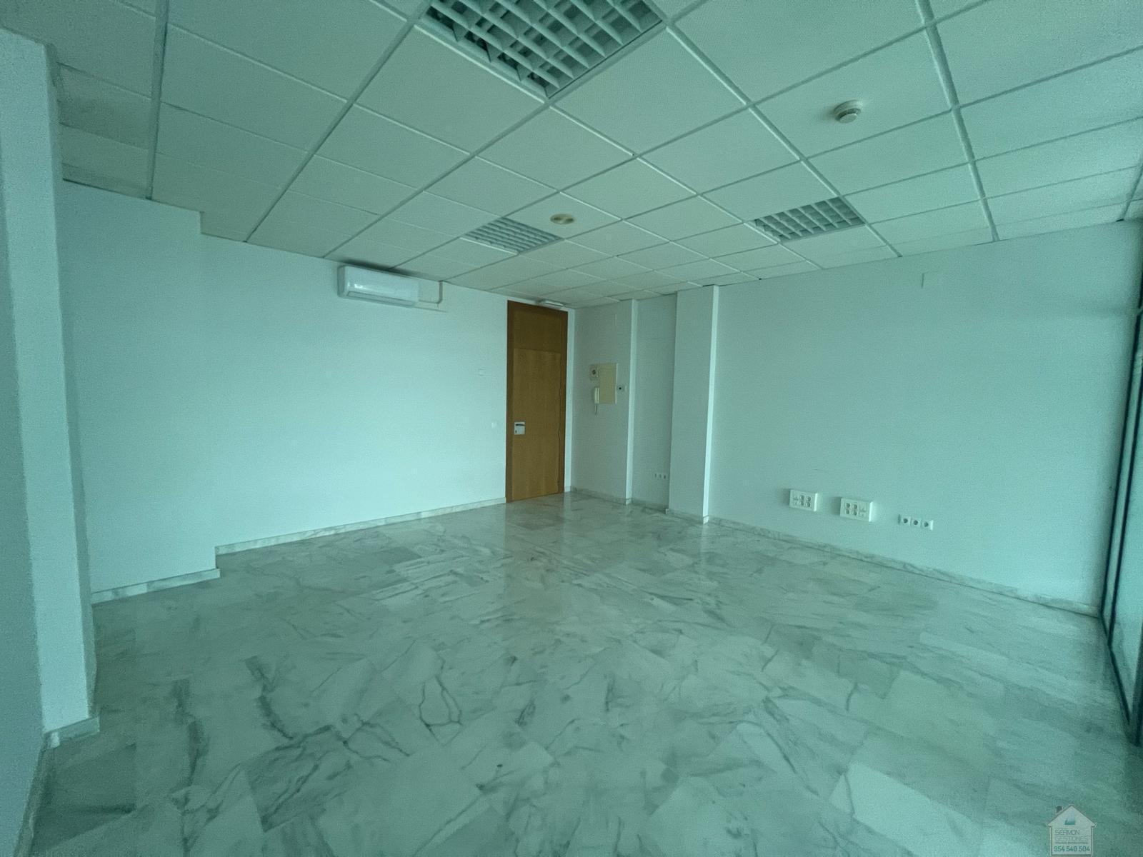 For rent of office in Mairena del Aljarafe