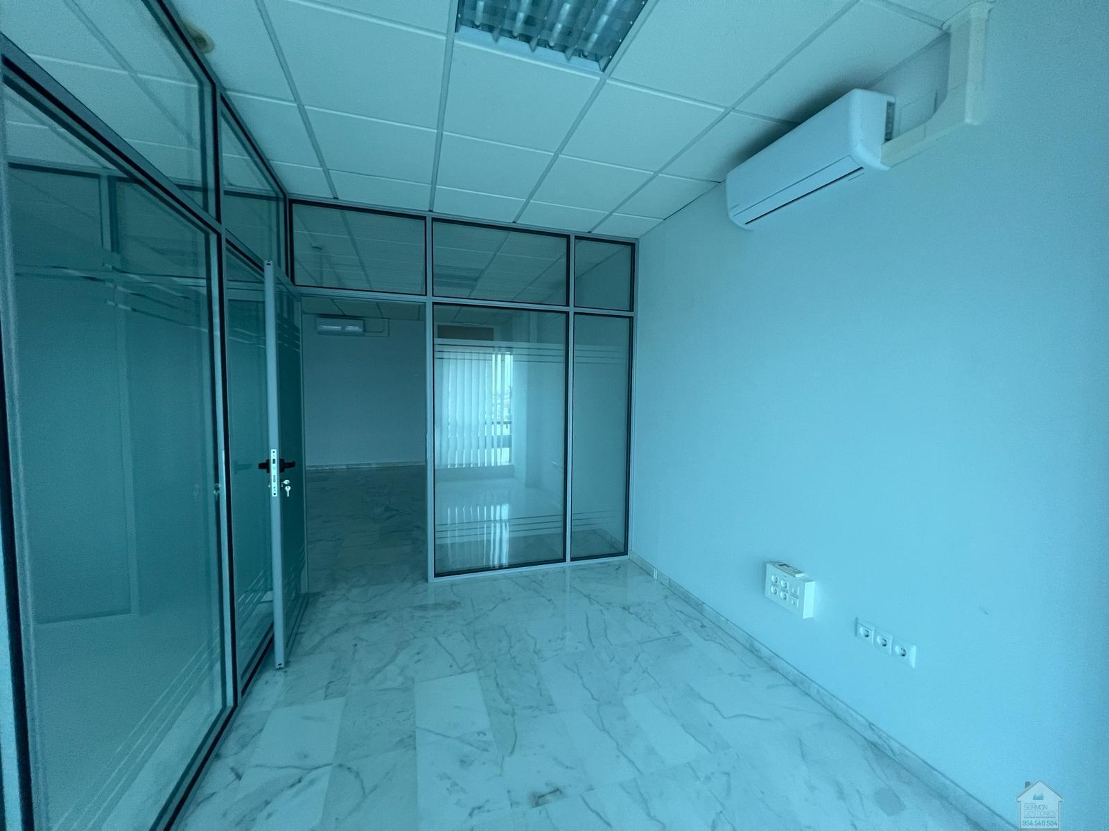 For rent of office in Mairena del Aljarafe