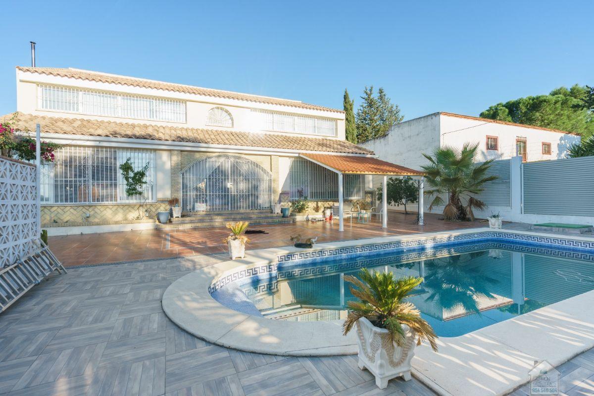 For sale of chalet in La Algaba