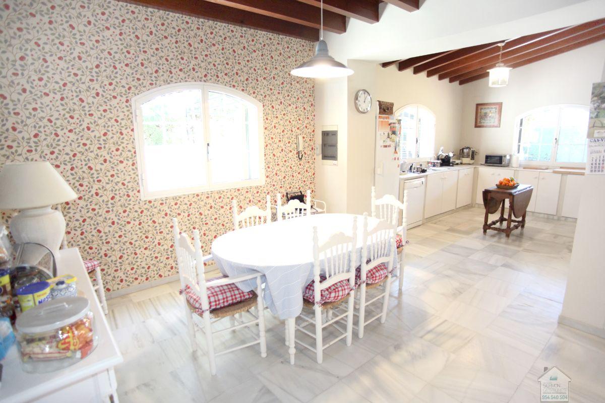 For sale of chalet in Mairena del Aljarafe