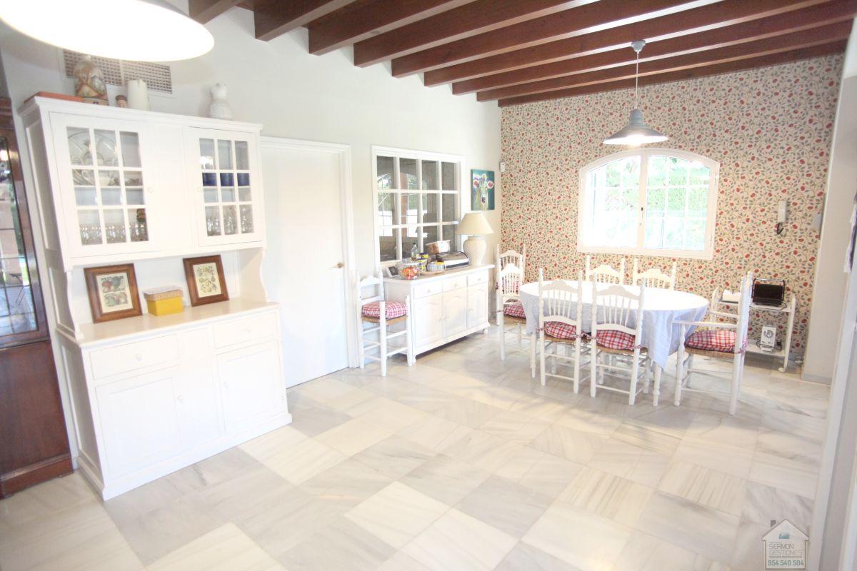 For sale of chalet in Mairena del Aljarafe