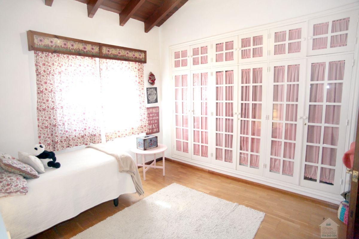 For sale of chalet in Mairena del Aljarafe