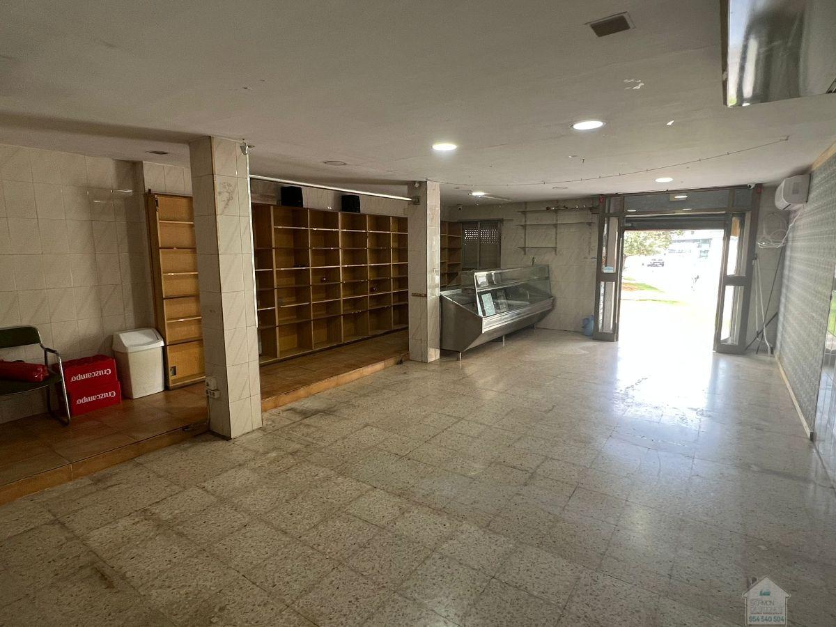 For rent of commercial in Dos Hermanas
