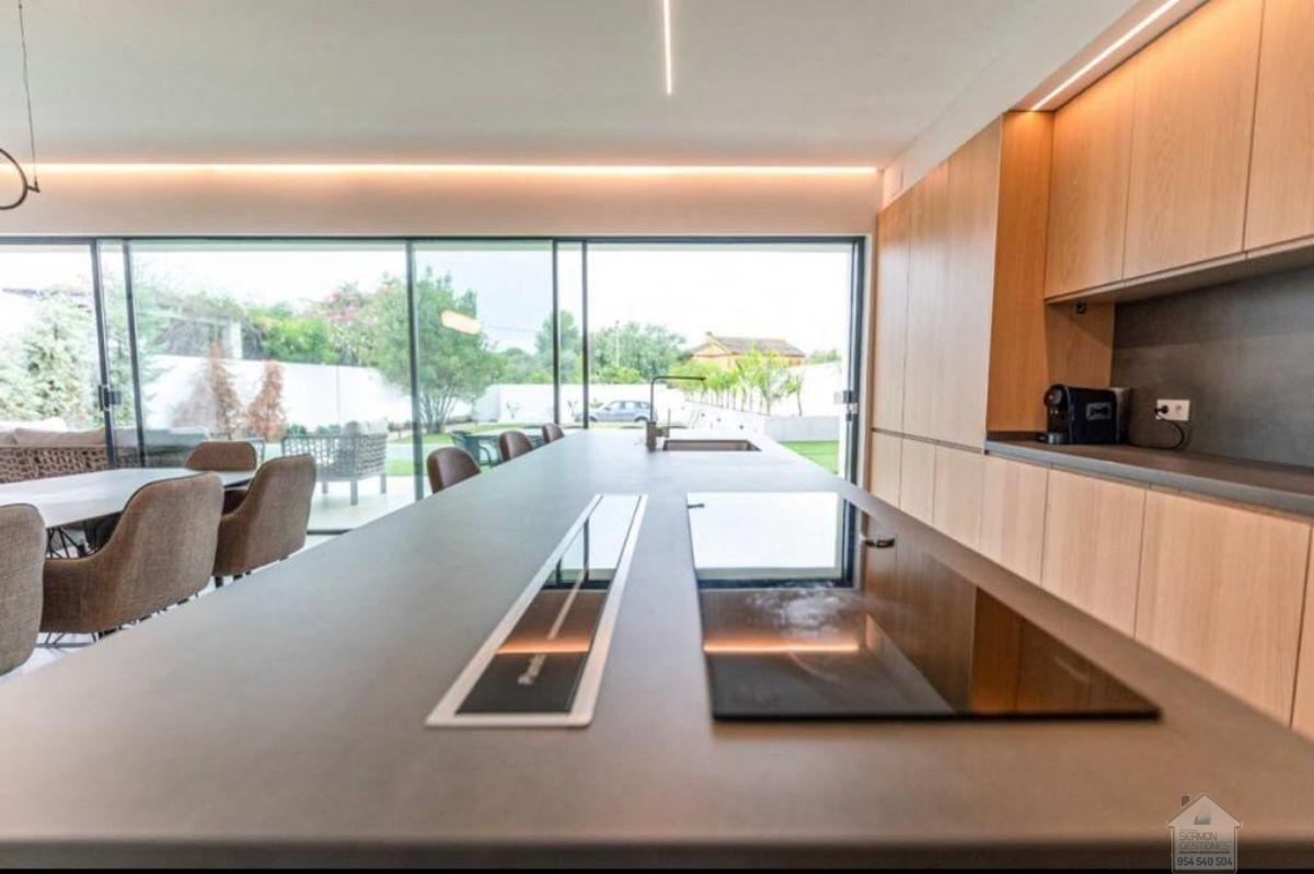 For rent of chalet in Dos Hermanas