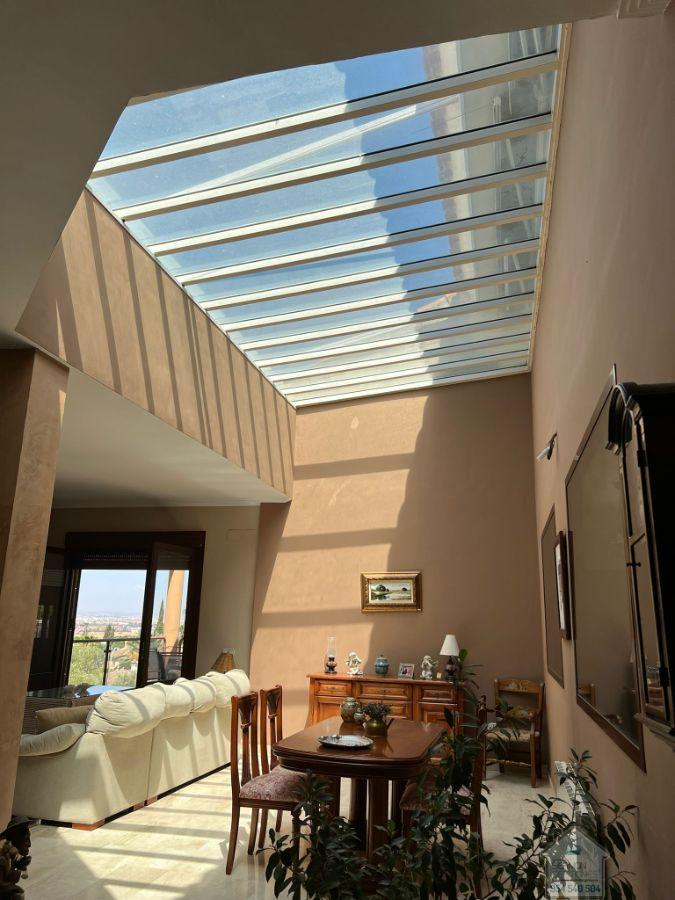 For sale of chalet in Sevilla