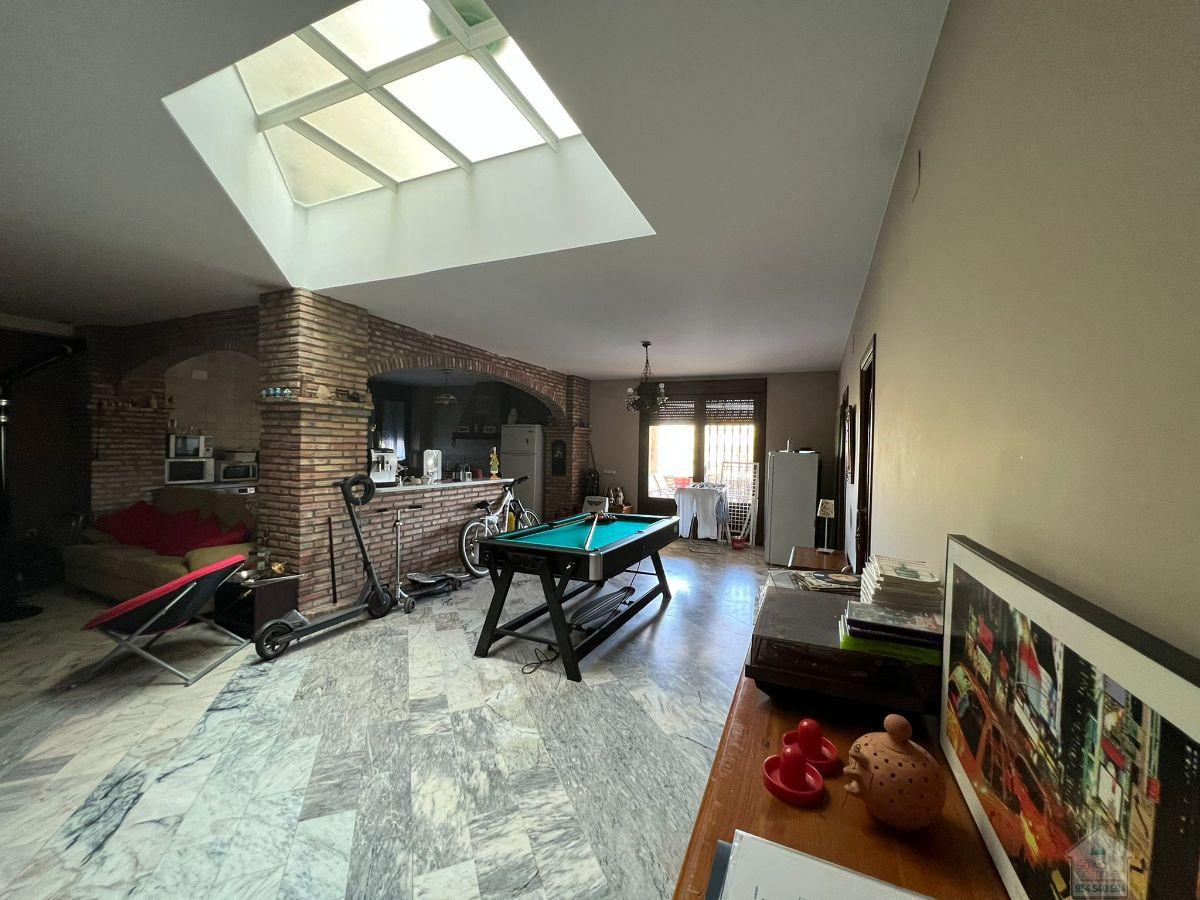 For sale of chalet in Sevilla